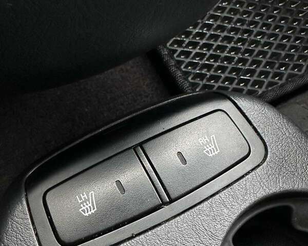 Сірий Хендай Туксон, об'ємом двигуна 1.98 л та пробігом 210 тис. км за 9999 $, фото 35 на Automoto.ua