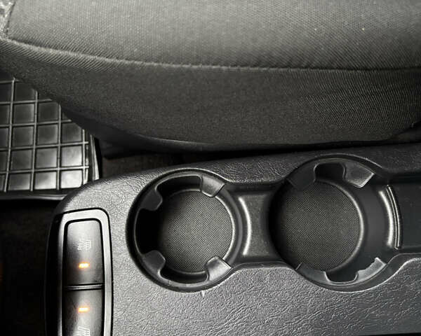 Серый Хендай Туксон, объемом двигателя 1.98 л и пробегом 77 тыс. км за 10500 $, фото 24 на Automoto.ua