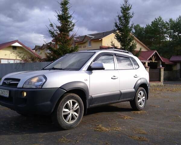 Хендай Туксон 2012 у Львові на Automoto.ua Сірий Хендай Туксон, об'ємом двигуна 2 л та пробігом 155 тис. км за 9000 $, фото 9 на Automoto.ua