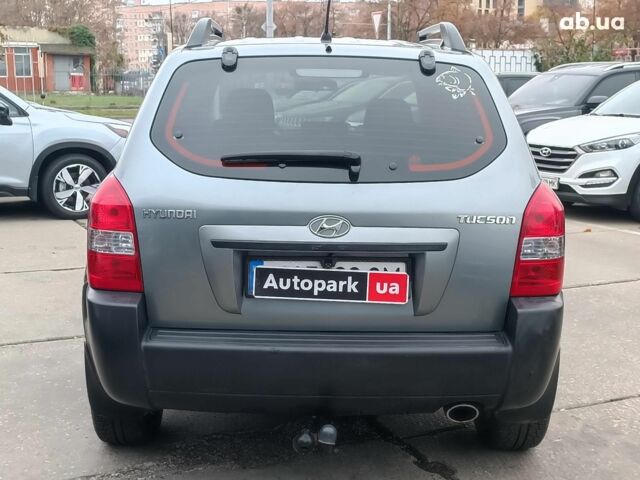 Сірий Хендай Туксон, об'ємом двигуна 2 л та пробігом 148 тис. км за 10390 $, фото 7 на Automoto.ua