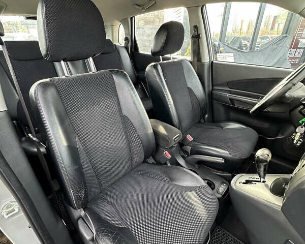 Сірий Хендай Туксон, об'ємом двигуна 1.98 л та пробігом 210 тис. км за 9999 $, фото 23 на Automoto.ua