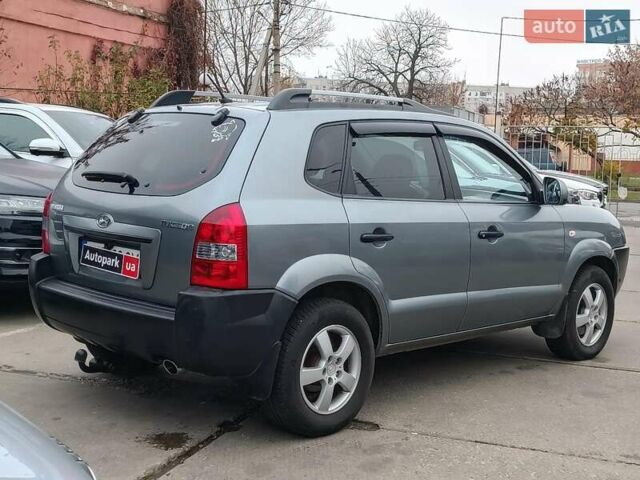 Серый Хендай Туксон, объемом двигателя 2 л и пробегом 148 тыс. км за 10390 $, фото 6 на Automoto.ua