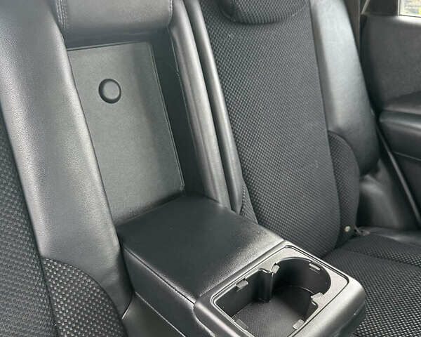 Сірий Хендай Туксон, об'ємом двигуна 1.98 л та пробігом 210 тис. км за 9999 $, фото 25 на Automoto.ua