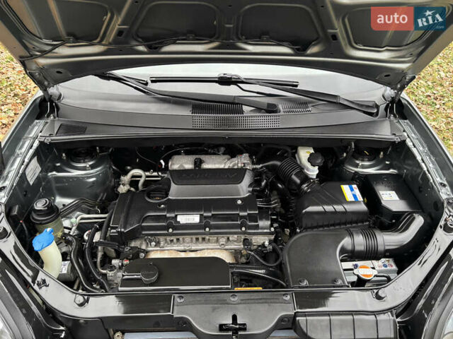Серый Хендай Туксон, объемом двигателя 1.98 л и пробегом 77 тыс. км за 10500 $, фото 36 на Automoto.ua