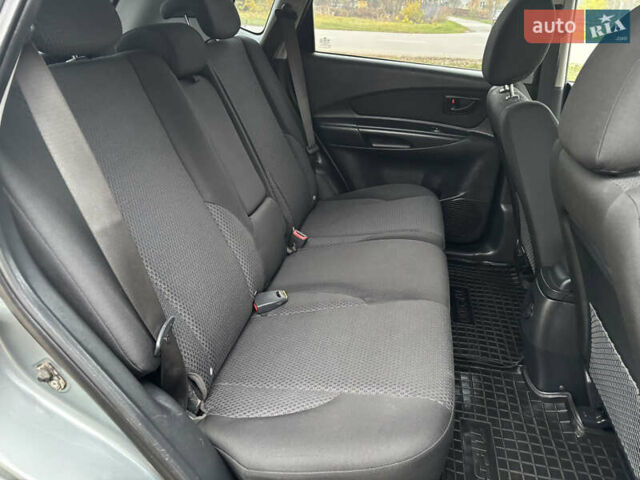 Серый Хендай Туксон, объемом двигателя 1.98 л и пробегом 77 тыс. км за 10500 $, фото 17 на Automoto.ua