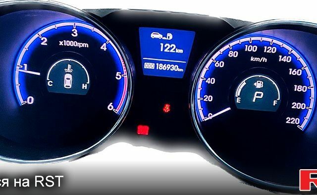 Серый Хендай Туксон, объемом двигателя 2 л и пробегом 0 тыс. км за 13000 $, фото 5 на Automoto.ua