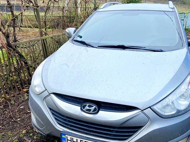 Серый Хендай Туксон, объемом двигателя 2 л и пробегом 0 тыс. км за 13000 $, фото 4 на Automoto.ua