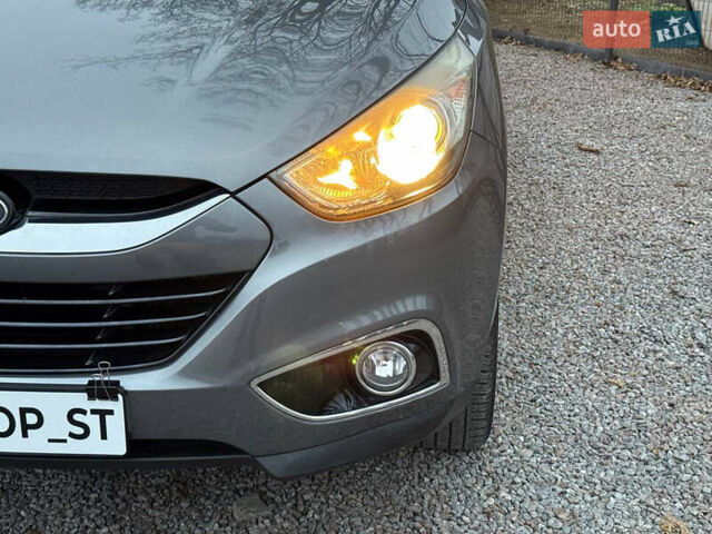 Сірий Хендай Туксон, об'ємом двигуна 1.69 л та пробігом 282 тис. км за 12000 $, фото 24 на Automoto.ua