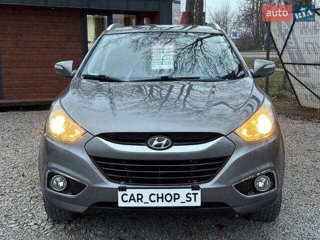 Сірий Хендай Туксон, об'ємом двигуна 1.69 л та пробігом 282 тис. км за 12000 $, фото 23 на Automoto.ua