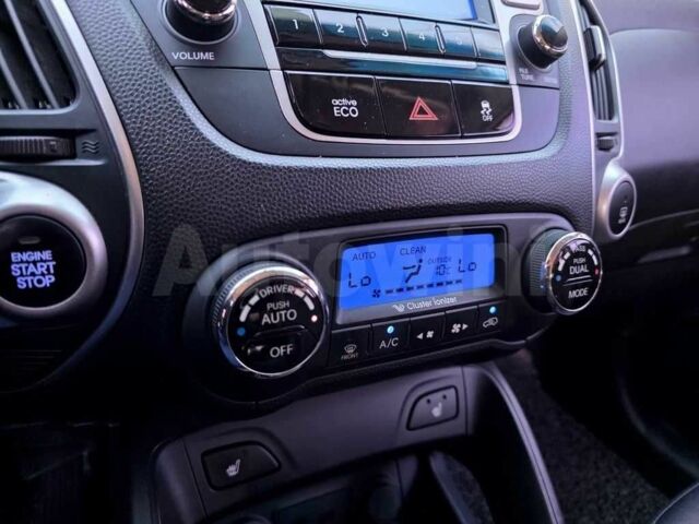 Сірий Хендай Туксон, об'ємом двигуна 2 л та пробігом 156 тис. км за 2500 $, фото 10 на Automoto.ua