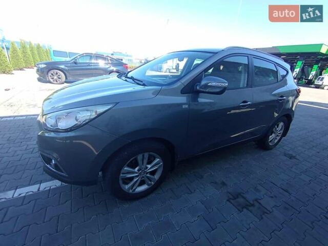 Сірий Хендай Туксон, об'ємом двигуна 1.7 л та пробігом 279 тис. км за 11400 $, фото 17 на Automoto.ua