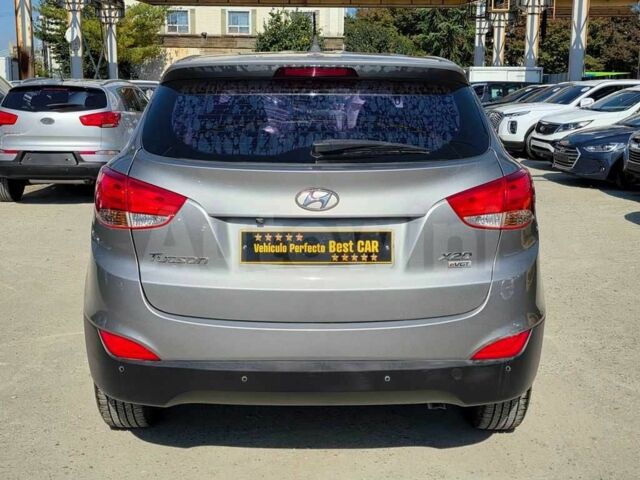 Сірий Хендай Туксон, об'ємом двигуна 2 л та пробігом 156 тис. км за 2500 $, фото 3 на Automoto.ua