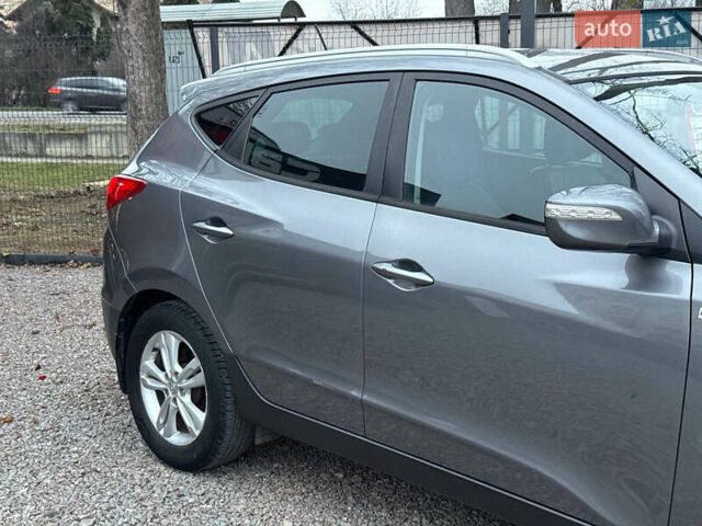 Сірий Хендай Туксон, об'ємом двигуна 1.69 л та пробігом 282 тис. км за 12000 $, фото 20 на Automoto.ua