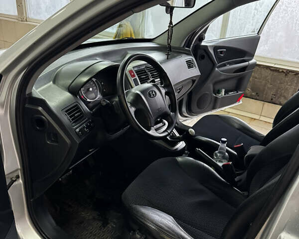 Хендай Туксон 2013 в Киеве на Automoto.ua Серый Хендай Туксон, объемом двигателя 1.98 л и пробегом 290 тыс. км за 10350 $, фото 3 на Automoto.ua