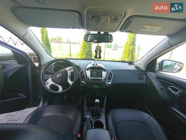 Сірий Хендай Туксон, об'ємом двигуна 1.7 л та пробігом 279 тис. км за 11400 $, фото 8 на Automoto.ua