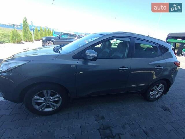 Сірий Хендай Туксон, об'ємом двигуна 1.7 л та пробігом 279 тис. км за 11400 $, фото 13 на Automoto.ua