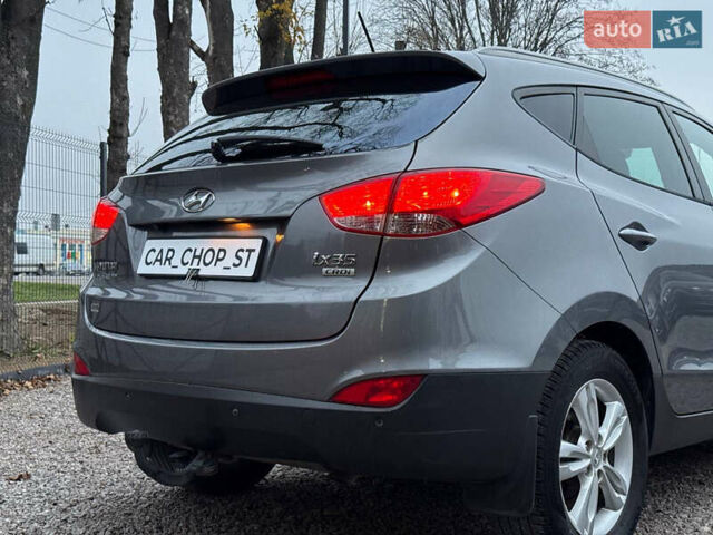 Сірий Хендай Туксон, об'ємом двигуна 1.69 л та пробігом 282 тис. км за 12000 $, фото 16 на Automoto.ua