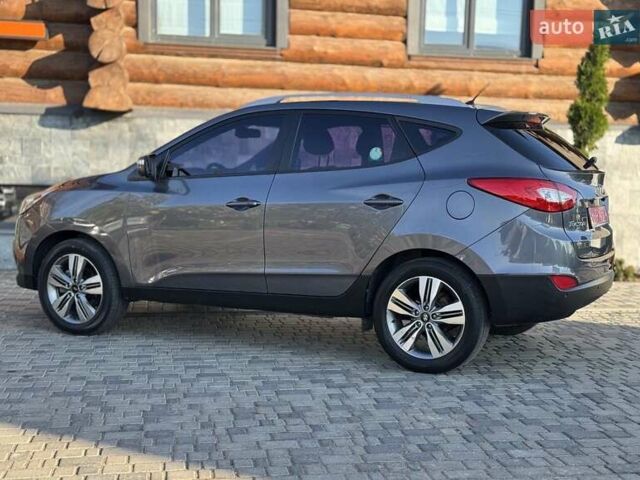 Серый Хендай Туксон, объемом двигателя 2 л и пробегом 178 тыс. км за 14000 $, фото 4 на Automoto.ua