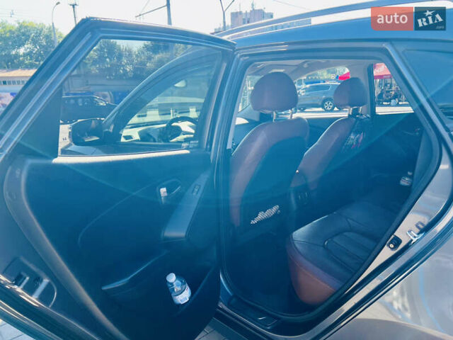 Сірий Хендай Туксон, об'ємом двигуна 2.4 л та пробігом 123 тис. км за 12500 $, фото 7 на Automoto.ua