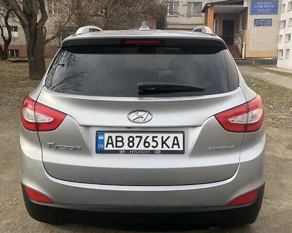Серый Хендай Туксон, объемом двигателя 2.36 л и пробегом 150 тыс. км за 11500 $, фото 13 на Automoto.ua
