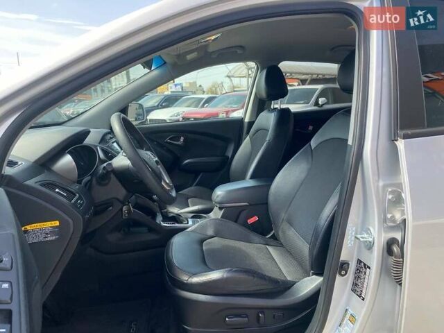 Серый Хендай Туксон, объемом двигателя 2 л и пробегом 180 тыс. км за 13300 $, фото 16 на Automoto.ua