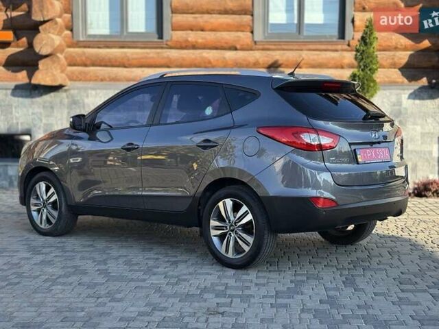 Сірий Хендай Туксон, об'ємом двигуна 2 л та пробігом 178 тис. км за 13800 $, фото 6 на Automoto.ua
