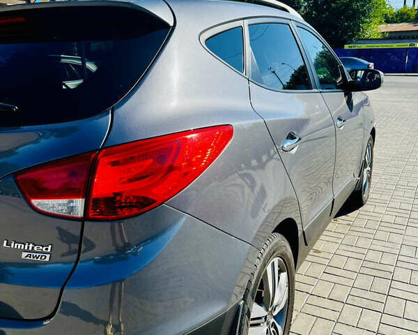 Сірий Хендай Туксон, об'ємом двигуна 2.4 л та пробігом 123 тис. км за 12500 $, фото 4 на Automoto.ua