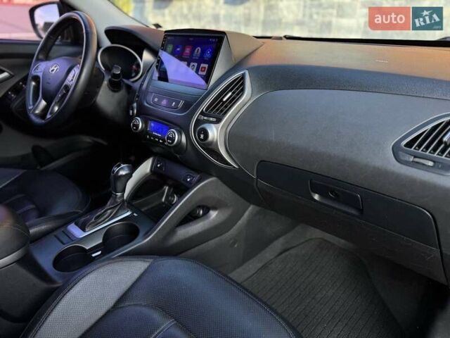 Серый Хендай Туксон, объемом двигателя 2 л и пробегом 178 тыс. км за 14000 $, фото 22 на Automoto.ua
