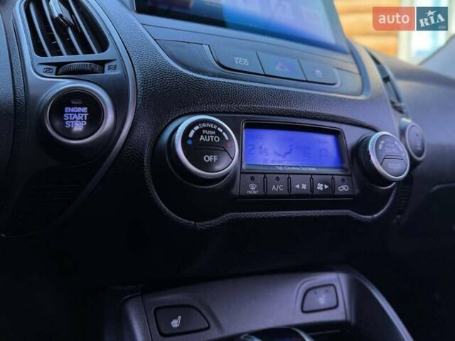 Серый Хендай Туксон, объемом двигателя 2 л и пробегом 178 тыс. км за 14000 $, фото 33 на Automoto.ua