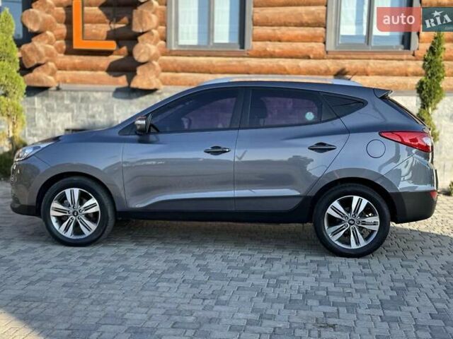 Сірий Хендай Туксон, об'ємом двигуна 2 л та пробігом 178 тис. км за 13800 $, фото 7 на Automoto.ua