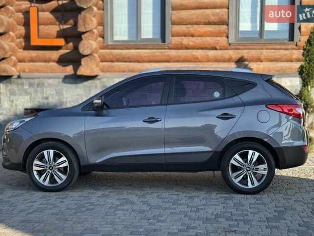 Серый Хендай Туксон, объемом двигателя 2 л и пробегом 178 тыс. км за 14000 $, фото 10 на Automoto.ua