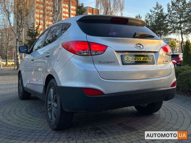 Сірий Хендай Туксон, об'ємом двигуна 2 л та пробігом 159 тис. км за 14800 $, фото 4 на Automoto.ua
