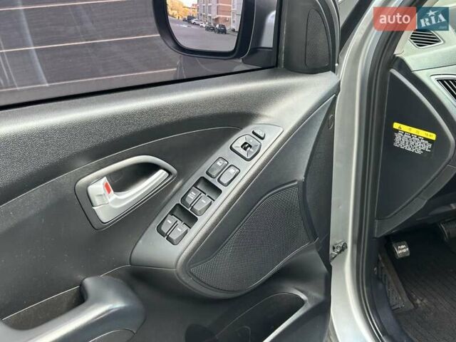 Хендай Туксон 2014 в Тернополе на Automoto.ua Серый Хендай Туксон, объемом двигателя 2 л и пробегом 187 тыс. км за 14700 $, фото 18 на Automoto.ua