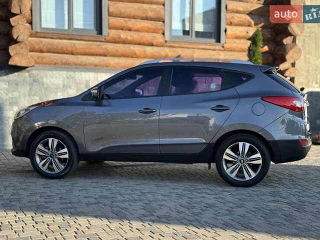 Серый Хендай Туксон, объемом двигателя 2 л и пробегом 178 тыс. км за 14000 $, фото 12 на Automoto.ua