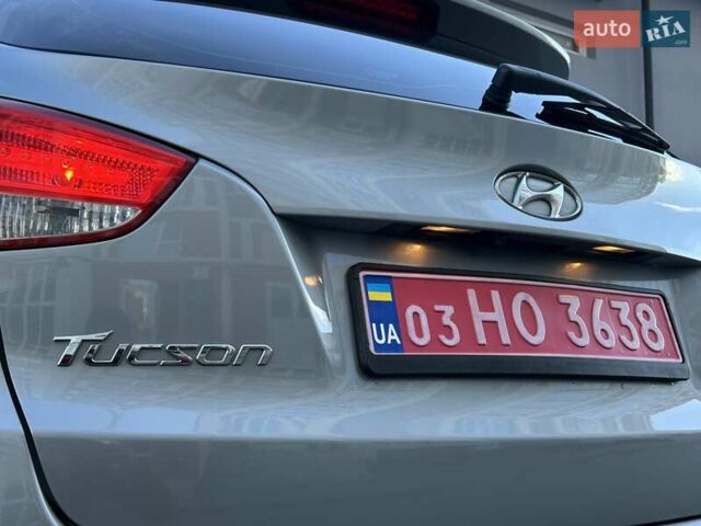 Хендай Туксон 2014 в Тернополе на Automoto.ua Серый Хендай Туксон, объемом двигателя 2 л и пробегом 187 тыс. км за 14700 $, фото 11 на Automoto.ua