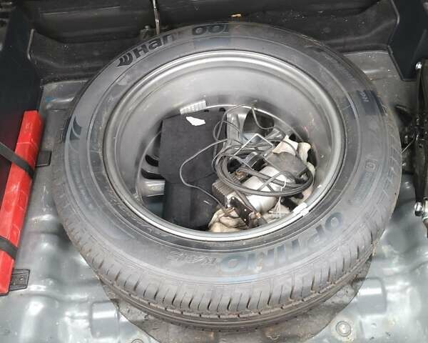 Серый Хендай Туксон, объемом двигателя 1.7 л и пробегом 290 тыс. км за 12800 $, фото 10 на Automoto.ua