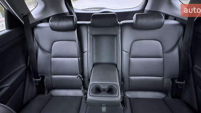 Серый Хендай Туксон, объемом двигателя 2 л и пробегом 203 тыс. км за 17700 $, фото 25 на Automoto.ua