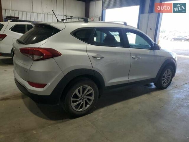Хендай Туксон 2015 в Днепре (Днепропетровске) на Automoto.ua Серый Хендай Туксон, объемом двигателя 2 л и пробегом 128 тыс. км за 2700 $, фото 2 на Automoto.ua