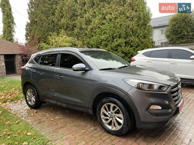 Сірий Хендай Туксон, об'ємом двигуна 1.7 л та пробігом 215 тис. км за 13650 $, фото 3 на Automoto.ua