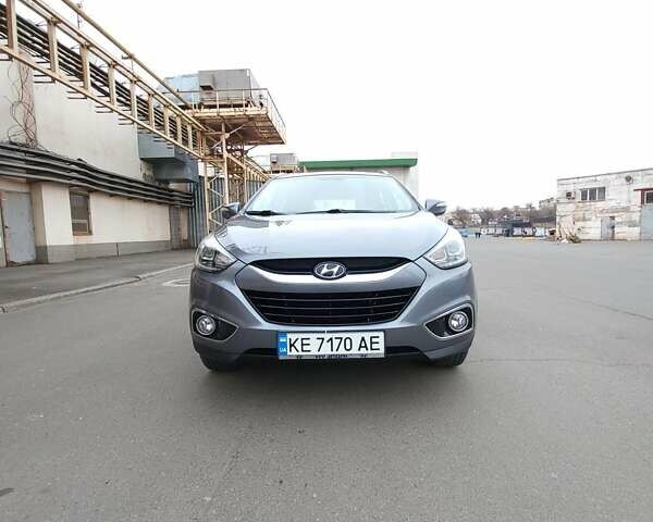 Серый Хендай Туксон, объемом двигателя 1.7 л и пробегом 290 тыс. км за 12800 $, фото 23 на Automoto.ua