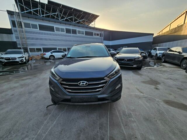 Сірий Хендай Туксон, об'ємом двигуна 1.7 л та пробігом 229 тис. км за 13300 $, фото 4 на Automoto.ua