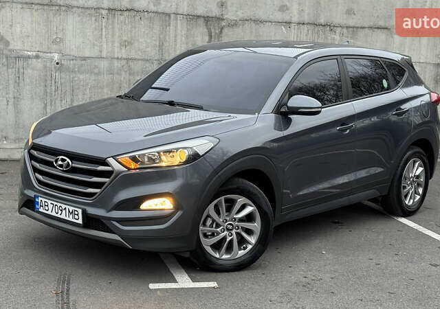Серый Хендай Туксон, объемом двигателя 2 л и пробегом 203 тыс. км за 17700 $, фото 2 на Automoto.ua
