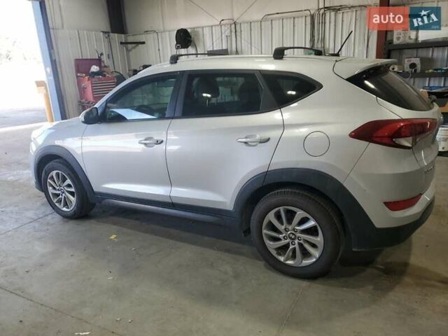 Хендай Туксон 2015 в Днепре (Днепропетровске) на Automoto.ua Серый Хендай Туксон, объемом двигателя 2 л и пробегом 128 тыс. км за 2700 $, фото 1 на Automoto.ua