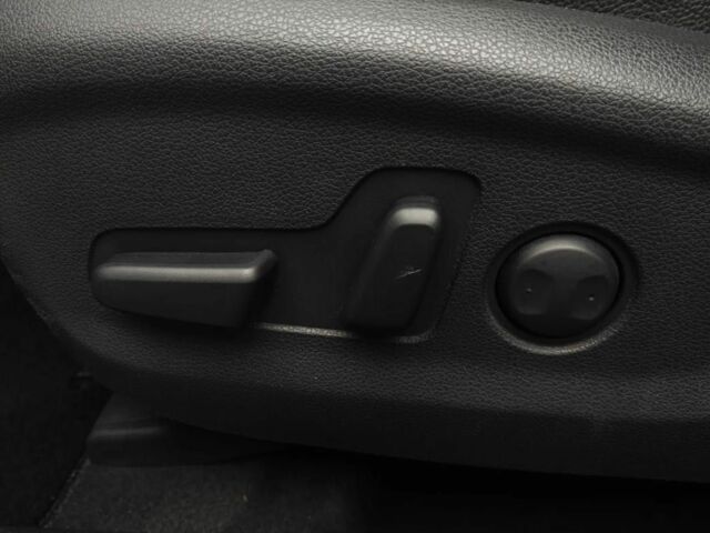 Сірий Хендай Туксон, об'ємом двигуна 2 л та пробігом 143 тис. км за 8000 $, фото 21 на Automoto.ua