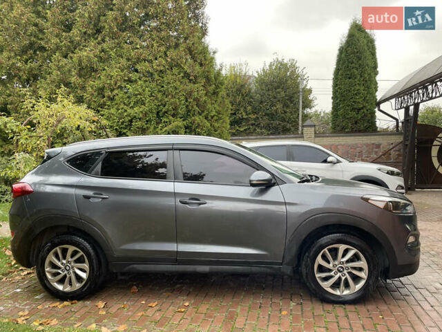 Сірий Хендай Туксон, об'ємом двигуна 1.7 л та пробігом 215 тис. км за 13650 $, фото 4 на Automoto.ua