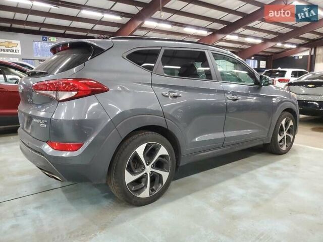 Серый Хендай Туксон, объемом двигателя 1.6 л и пробегом 157 тыс. км за 2100 $, фото 2 на Automoto.ua