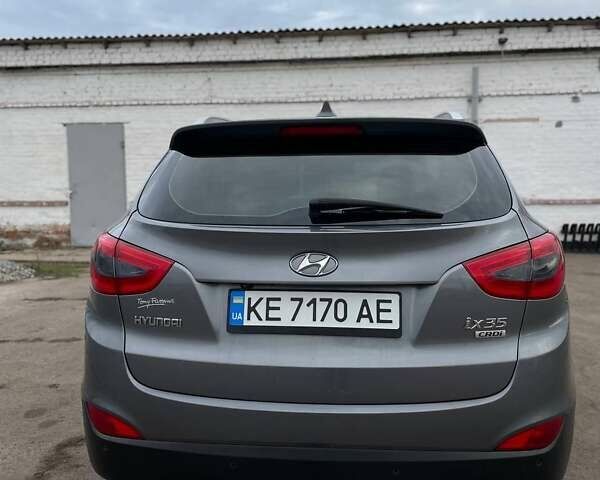 Серый Хендай Туксон, объемом двигателя 1.69 л и пробегом 293 тыс. км за 12950 $, фото 10 на Automoto.ua