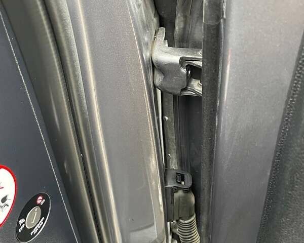 Серый Хендай Туксон, объемом двигателя 1.69 л и пробегом 293 тыс. км за 12950 $, фото 44 на Automoto.ua