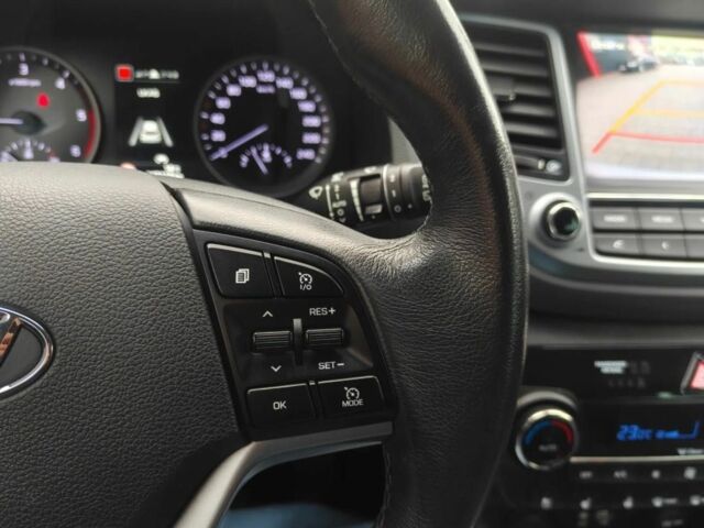 Сірий Хендай Туксон, об'ємом двигуна 2 л та пробігом 143 тис. км за 8000 $, фото 17 на Automoto.ua