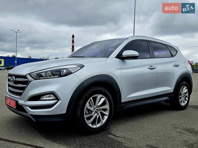 Хендай Туксон 2015 в Днепре (Днепропетровске) на Automoto.ua Серый Хендай Туксон, объемом двигателя 1.7 л и пробегом 145 тыс. км за 16700 $, фото 2 на Automoto.ua